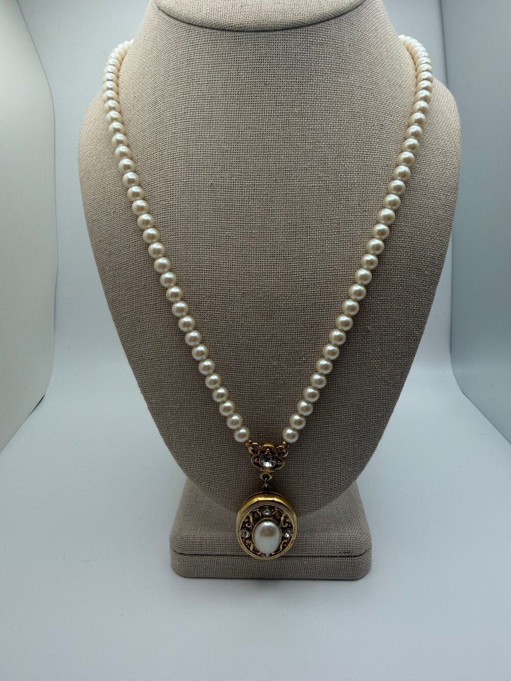 Vintage Necklace 1928 Brand Oval Photo Locket Simulated Pearl Strand